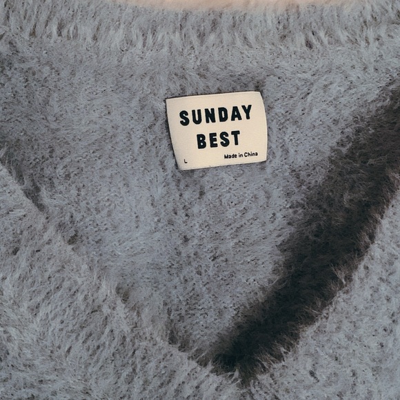 Aritzia Sunday Best TIA vest - Picture 3 of 3